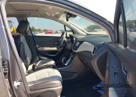 2017 Chevrolet Trax Premier z USA, uszkodzony, nr VIN KL7CJMSB1HB088831